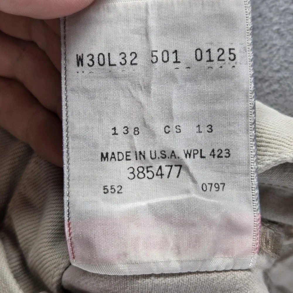 Vintage Levis 501 Jeans Mens Beige Straight Button Fly Made USA Fits 28x30